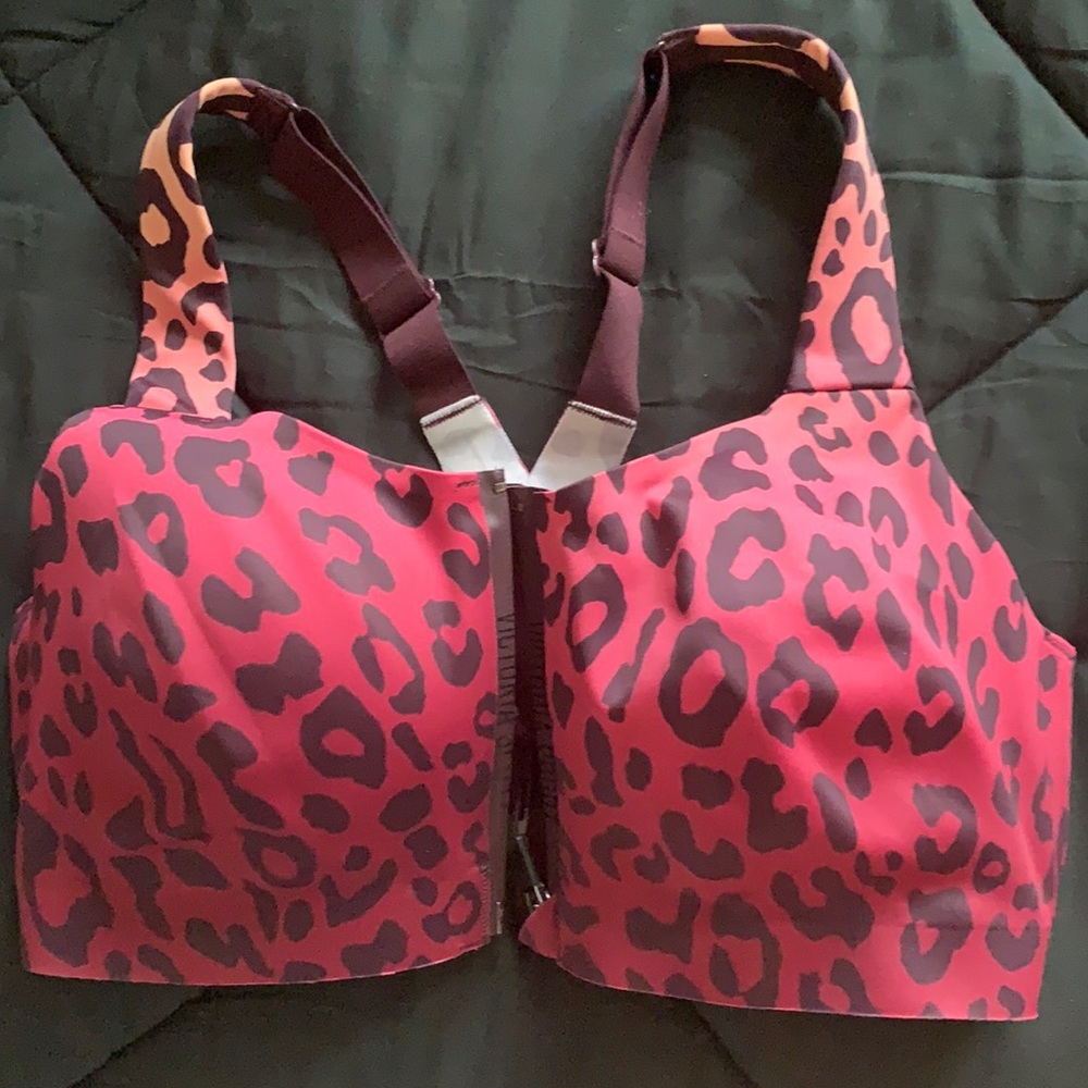 Victoria’s Secret sports bra high impact
